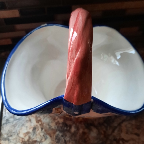 World Bazzar Ceramic Christmas Basket 7"H x 8"L x 6"W - Picture 6 of 6